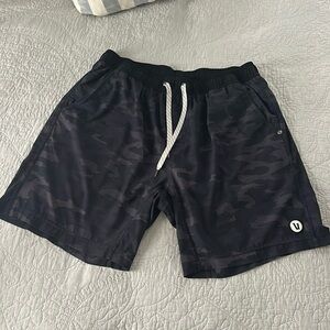 Vuori men’s athletic shorts